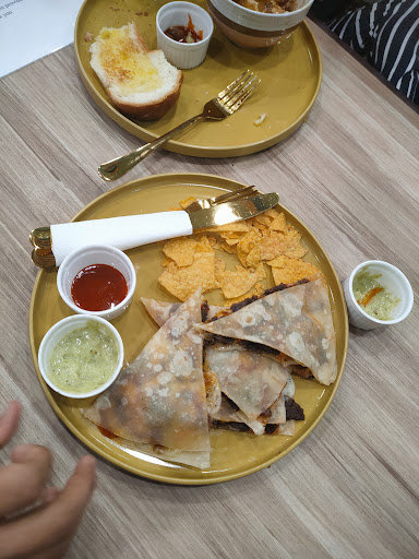 QAHWA CAFE & AL HADDAD MART QAHWA CAFE & AL HADDAD MART