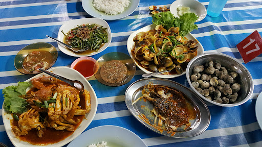 Mona Ikan Bakar & Makanan Laut Mona Ikan Bakar & Makanan Laut
