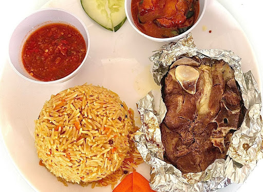Mawolana Restaurant - Local, Western and Arabian food.