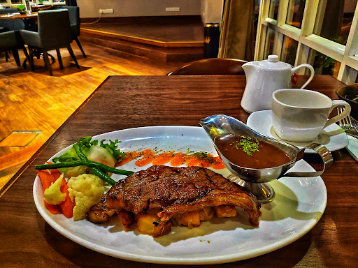 Bonzer Restaurant • Kingwood Hotel Bonzer Restaurant • Kingwood Hotel