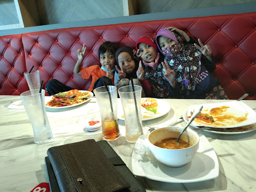 Bee Rich Cafe