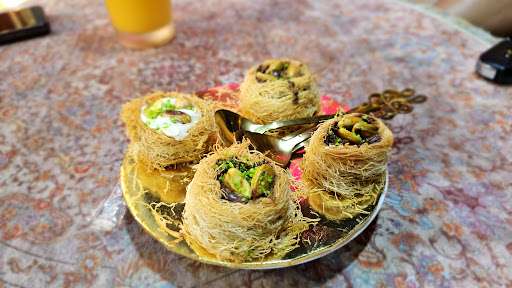 The Neighbour Girls Cafeكافية بنت الجيران