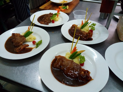 Malis Cafe And Restaurant