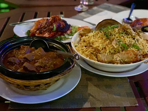 Blue Wave Lounge & Restaurant
