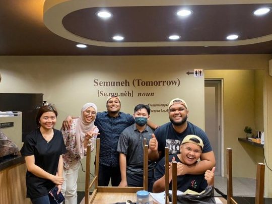 semuneh kupi haus